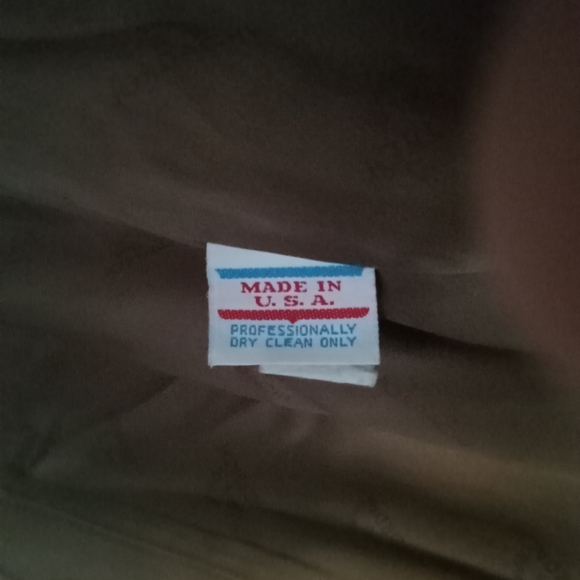 BEAUTIFUL JORDACHE faux fur winter jacket - Picture 9 of 9